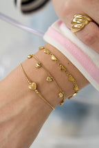 Minimalistische armband met versierd hartje