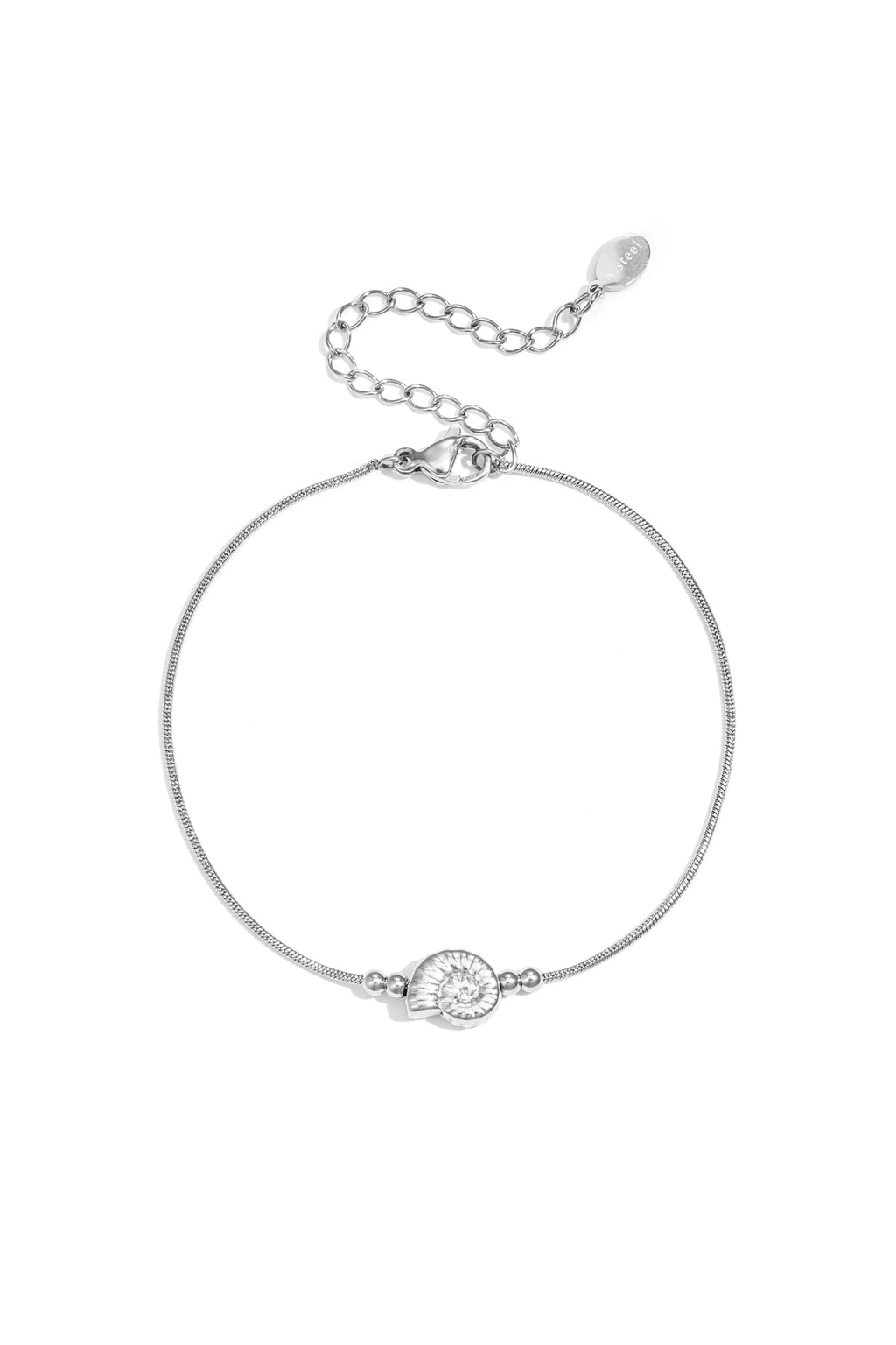 Minimalistische armband met spiraalschelp