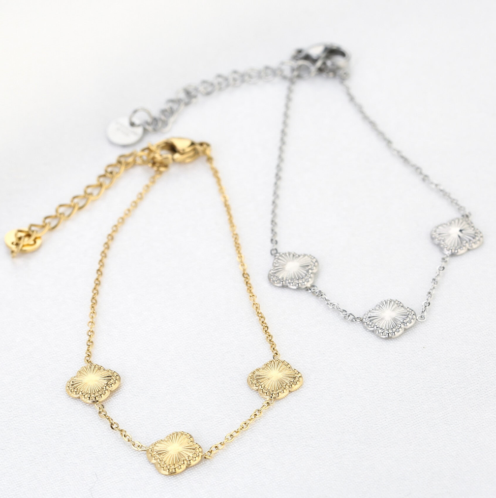 Three clover armband