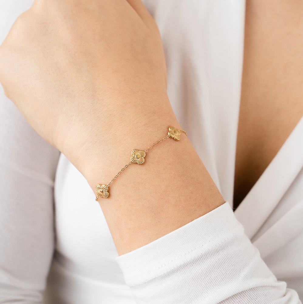 Three clover armband