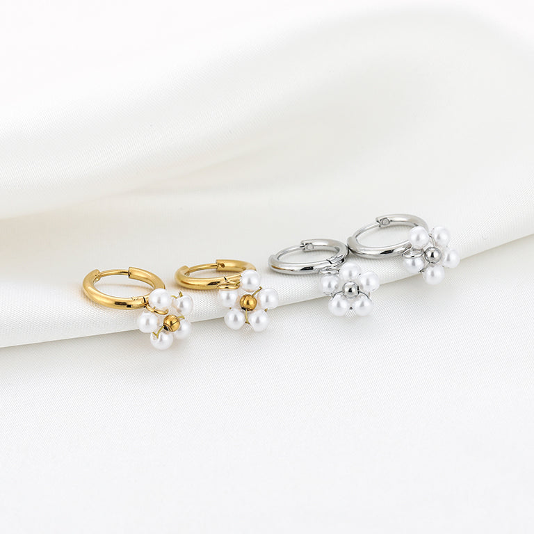 Parel bloem oorbellen